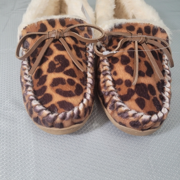 - J.Crew Leopard Calf Hair Moccasin Slippers - Size 8M 9M - Item AF727 - Picture 2 of 8